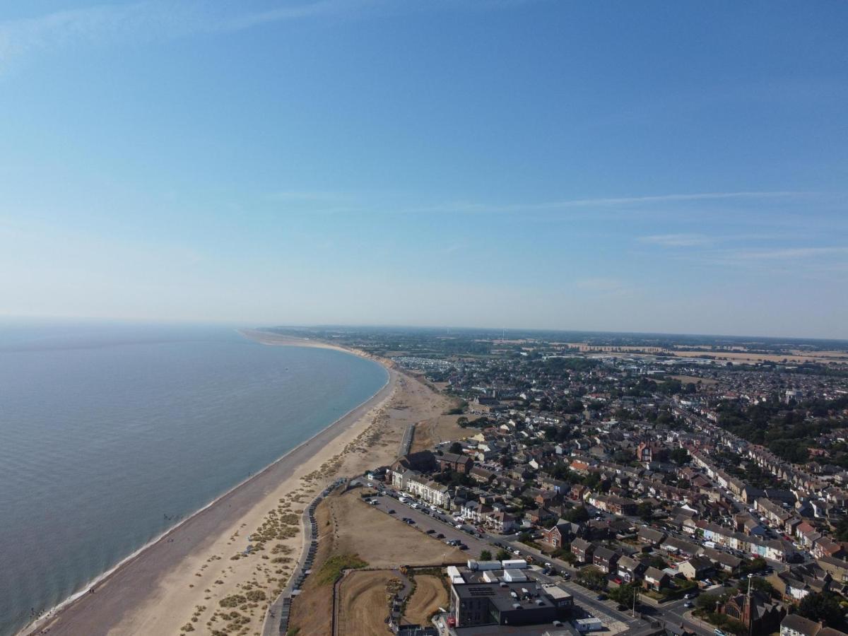Lovely Caravan By The Beach In Pakefield, Suffolk Ref 68007Cl Lowestoft Bagian luar foto